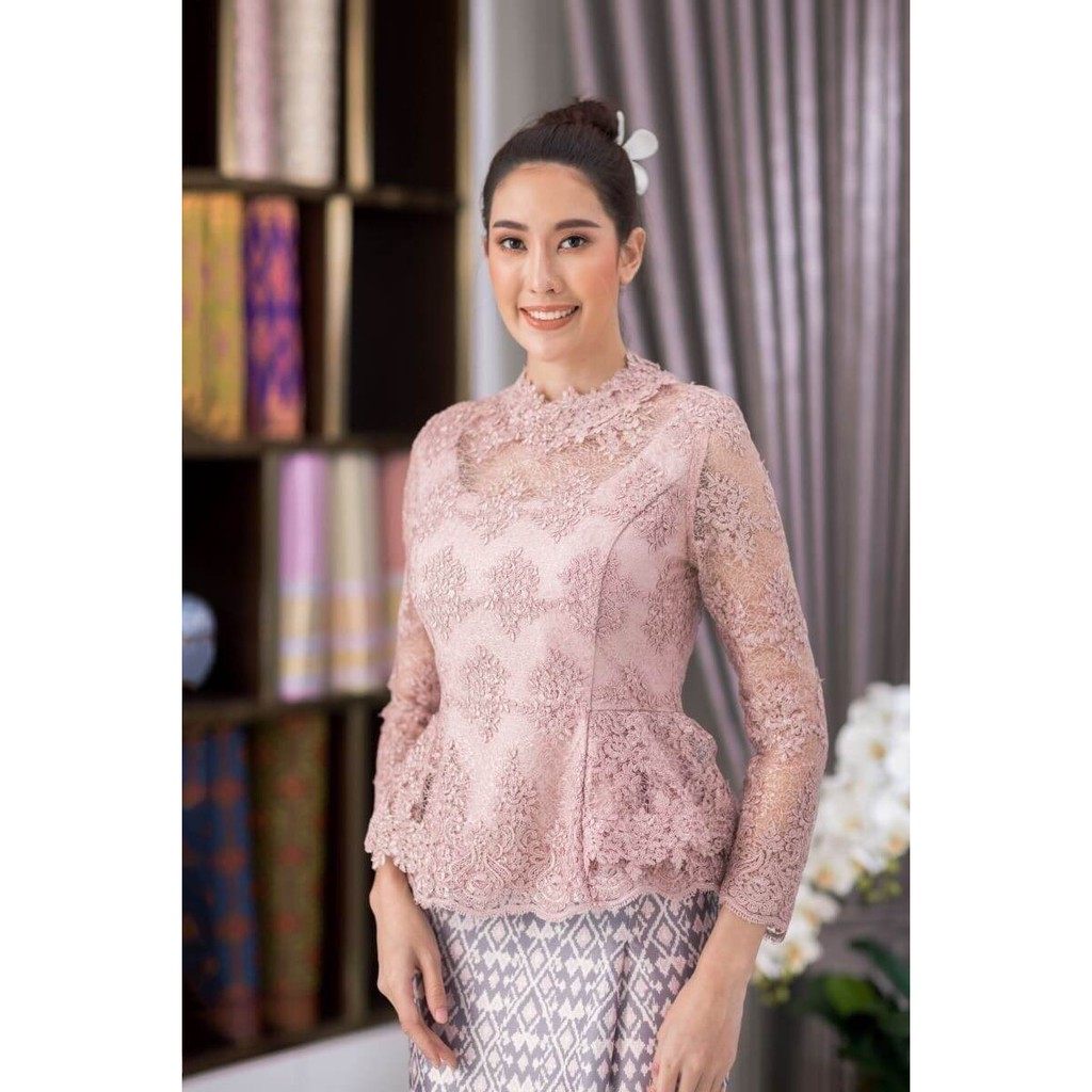 Carisa เสื้อลูกไม้ ชุดไทย เสื้อไทย ผ้าลูกไม้ มีโครงชุดใส่สวยได้รูป เนื้อผ้าลูกไม้อย่างดี เสื้อลูกไม้