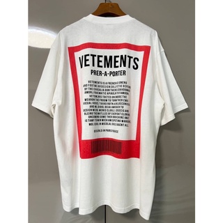 VETEMENTS PRET-A-PORTER BARCODE BACK LOGO PRINT COTTON T-SHIRT IN WHITE เสื้อยืดคอกลมแขนสั้น แบรนด์เวตมองต์ส