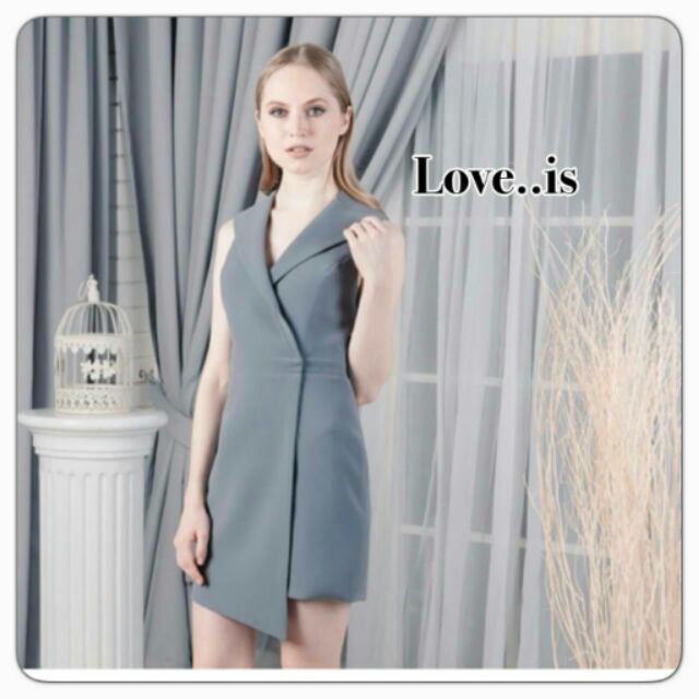 LVN เดรสแขนกุดคอปกวี