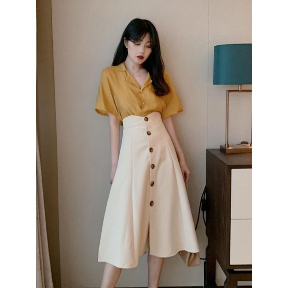 พร้อมส่ง เดรสเกาหลี 2 ชิ้นเสื้อเชิ้ตแขนสั้นหลวมสีเหลือง + ชุดทำงานกระโปรงยาวเอวสูงสีขาว