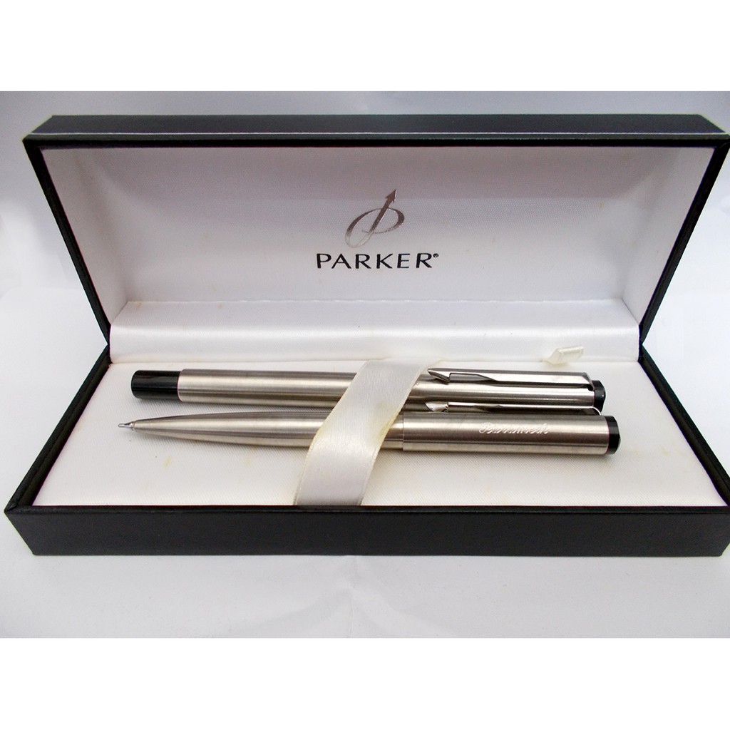 ปากกา Parker รุ่น Jotter ด้ามสเตนเลส พร้อมกล่องใส่