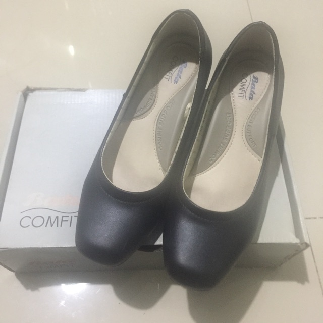 (มือสอง) รองเท้ารับปริญญา สีดำ Bata รุ่น Comfit เบอร์ 4/37