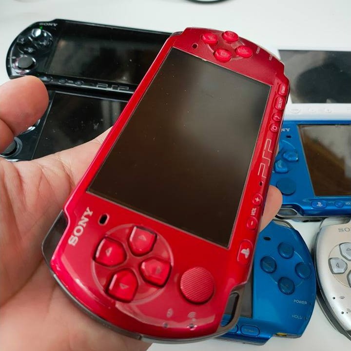 PSP 1000,2000,3000 จัดเซตพร้อมเล่น มีให้เลือกหลายสี หลายความจุ ส่งด่วนภายใน 1 วัน