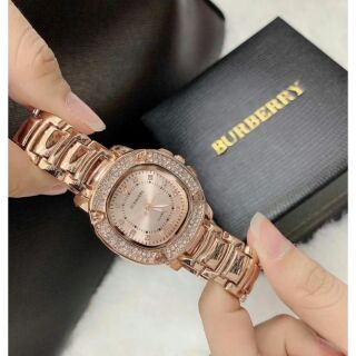 BURBERRY ⏰ 
- นาฬิกาสายเลส สายคลิปลอค