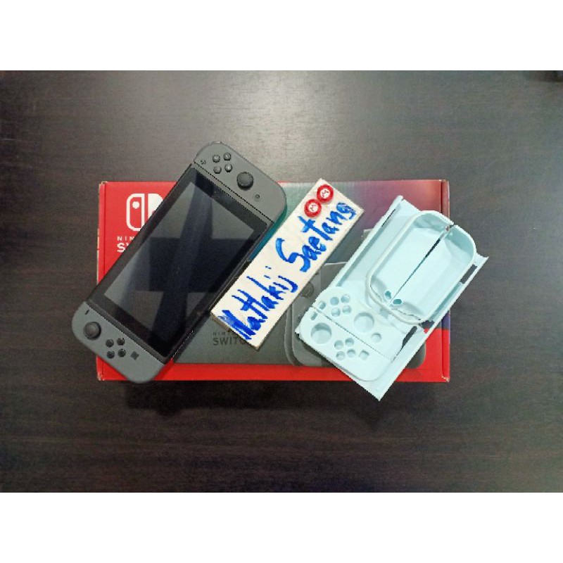 มือสอง Nintendo switch กล่องแดง สภาพใหม่