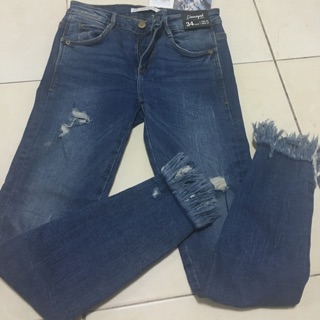 Zara skinny ใส่แค่2-3 ครั้งคร่า สภาพดีมาก98% ไซส์ 34 Eur ซื้อมา1,590.- จากชอปzaraเซ็นทรัลเฟสพัทยาค่ะ