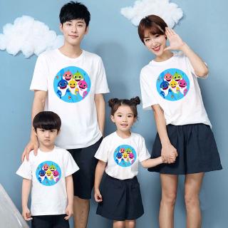 เสื้อยืดพิมพ์ลายการ์ตูนฉลามแฟชั่นสําหรับครอบครัว