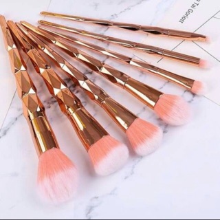 แปรงแต่งหน้าคริสตัล set 6 ชิ้น (ด้ามหยักทรงเพชร)