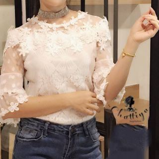 เสื้อลูกไม้ ทรงสวย แขนระบาย