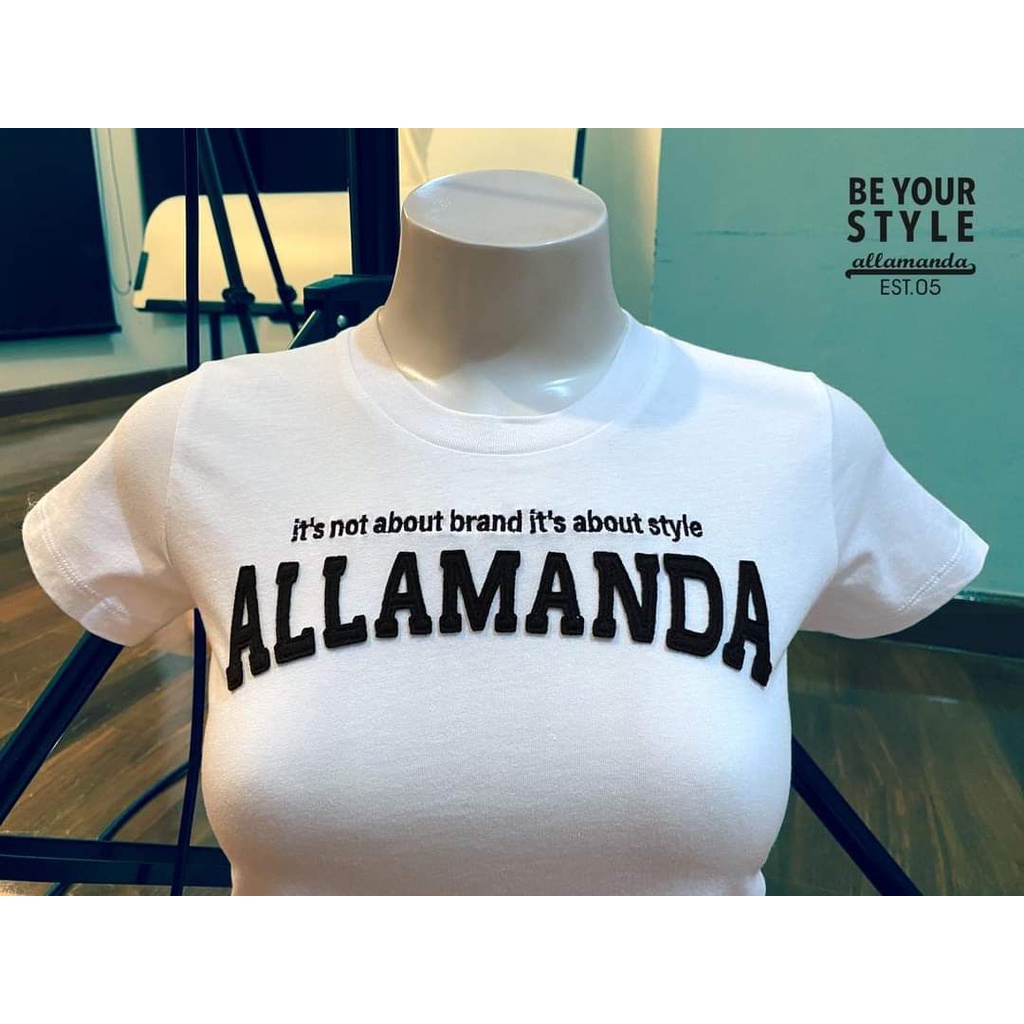 Allamanda Q01 เสื้อยืด งานปัก คอกลม สินค้าลิขสิทธิ์แท้ (S.M.L.XL)