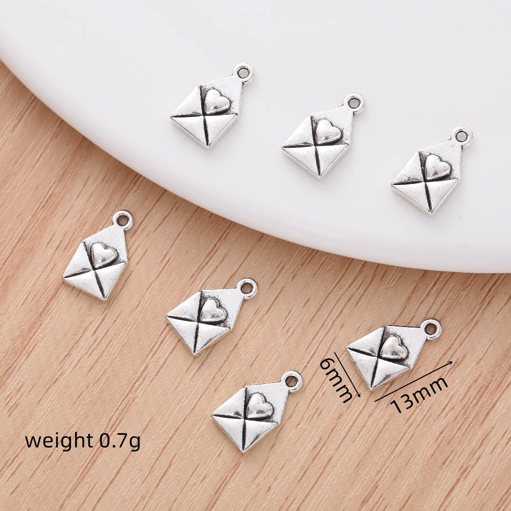 30 ชิ้น สวยหรู วินเทจ จดหมาย เสน่ห์ ห้อย สําหรับเครื่องประดับแฟชั่นผู้หญิง ทําสร้อยข้อมือ สร้อยคอ อุปกรณ์จี้ DIY ต่างหู