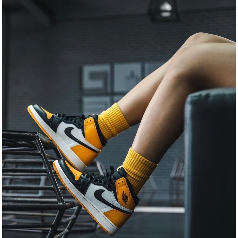 AIR JORDAN 1 HIGH OG YELLOW TOE TAXI thumbnail 6