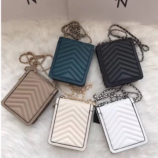สินค้าพร้อมส่ง ลินทรงกล่อง กระเป๋าสะพายข้าง LY N กล่องนม สายโซ่ ทรงโฟน รุ่นตามหา มีถุงผ้า ป้ายแบรนด์ ถุงกระดาษ