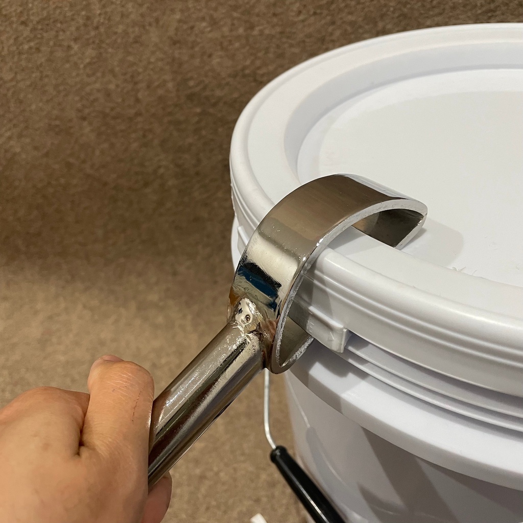 สินค้าพร้อมส่ง รูปแบบStainless Steal Bucket Opener ที่เปิดถังหมัก ถังสี ถังชนิดต่างๆ ขนาด กว้าง 3.5 cm สูง 19.5 cm