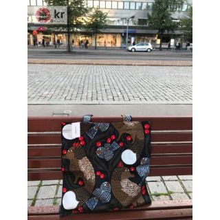 กระเป๋า Marimekko Totebag หมาป่า พื้นเทาเข้ม ของแท้จากช็อป