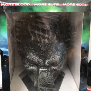 AVP2: Aliens vs Predator | Extended Edition | Limited Predator Head Gift Set