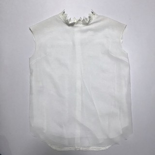 เสื้อแขนกุด สีขาว ซิปหลัง