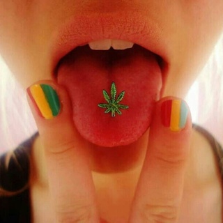 จิวใส่ลิ้น ใบกัญ Marijuana Tongue Piercing Stud จิวลิ้น Sexy Maple Leaf Barbell Tongue Piercing Ring 14G Stainless Steel