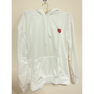 งานเสื้อยืดสีขาว มีฮู้ดปักเพลบอยหัวใจสีแดง อก42-44 ราคา250
