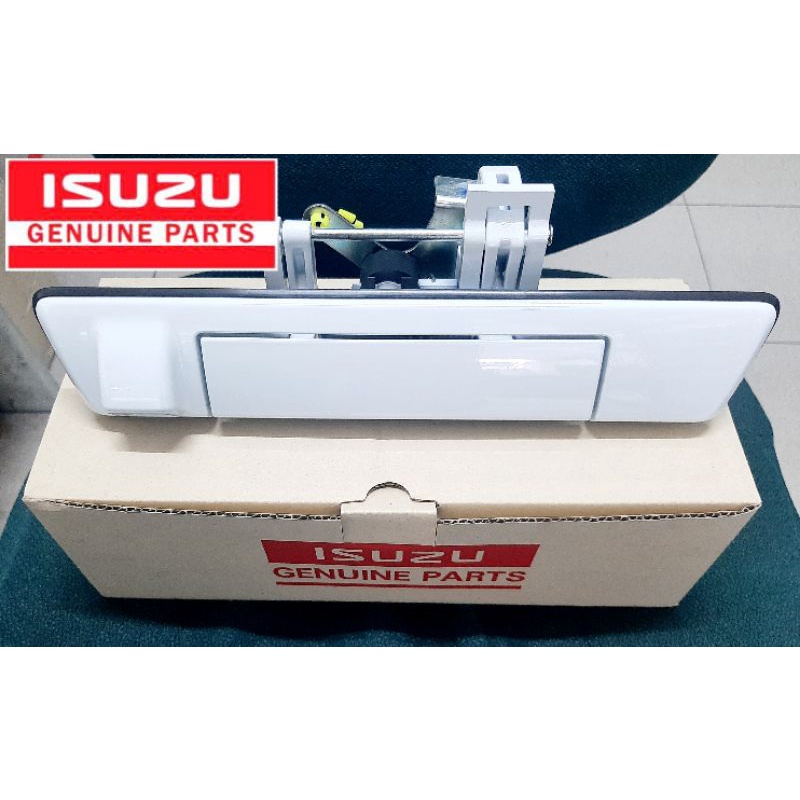 มือเปิดฝาท้ายสีขาว (แท้) ISUZU D-MAX 2020-2025 รุ่นมีรูกล้องถอย