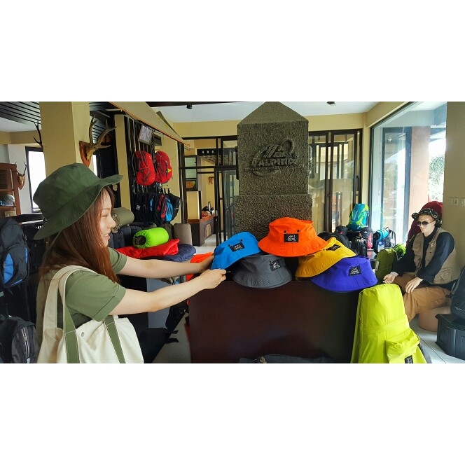 หมวกบัคเก็ต Alpina**