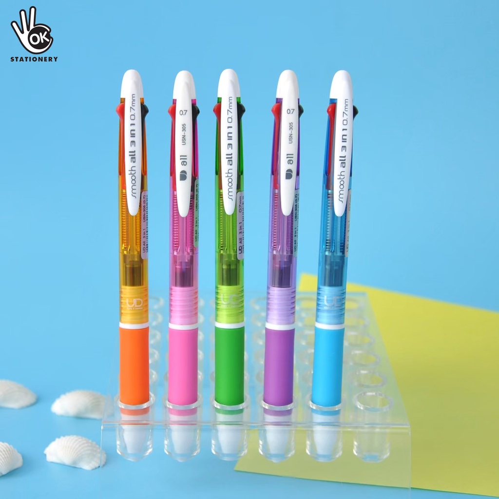 ถูกที่สุด พร้อมส่ง ปากกา UD หัวปากกา 0.7 มม. (หมึกดำ/น้ำเงิน/เเดง ในด้ามเดียว) จำนวน 1 ด้าม