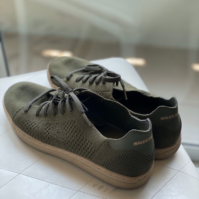 Sketcher สีสวย ใส่สบาย