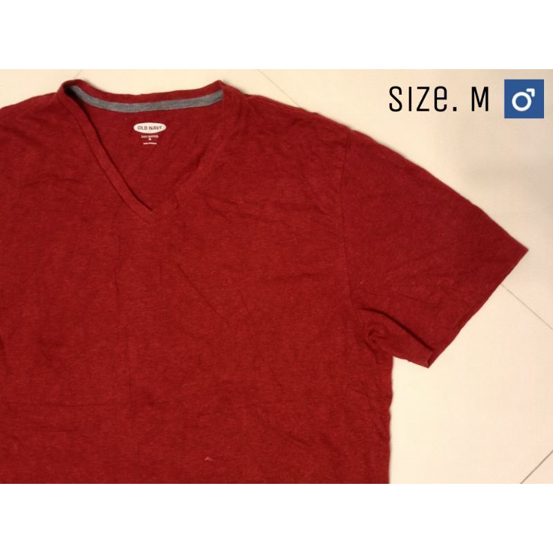 OLD NAVY เสื้อยืดคอวี เสื้อยืดแขนสั้น