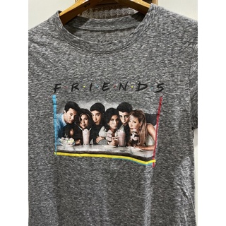 เสื้อยืดผ้าฝ้าย เสื้อยืดภาพยนตร์มือสอง FRIENDS TV SITCOM (2019) Size S มือ2