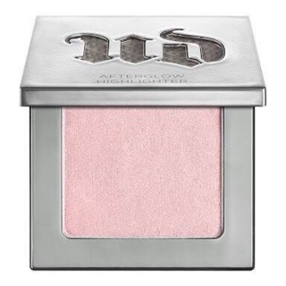 Urban Decay Afterglow 8-Hour Powder Highlighter สี Aura. สีสวยมาก เหมาะสำหรับผิวขาวอมชมพูๆ พร้อมส่งจากเคาน์เตอร์ไทย