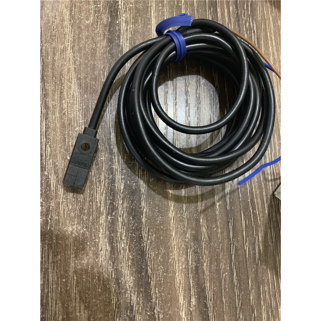 YTH โฟโตอิเล็กทริคสวิตช์เซ็นเซอร์ดิจิตอล GXL-8FU SUNX proximity Switch GXL-8F GXL-8FU GXL-8H GXL-8FU