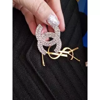 เข็มกลัดติดเสื้อ ราคาถูกปลีกส่ง New Double Drain Diamond Small Fragrant Cc Accessories High-