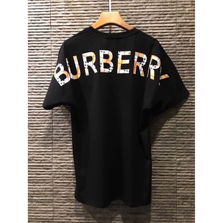 BURBERRY VINTAGE CHECK POCKET BACK LOGO COTTON T-SHIRT BLACK เสื้อยืดคอกลมแขนสั้น แบรนด์เบอเบอรี่ สกรีนตัวหนังสือโลโก้