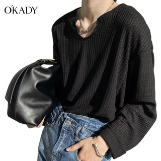 OKADY ผู้ชายสีทึบแขนยาวเสื้อยืดคอกลมหลวม Bottoming เสื้อแฟชั่นฤดูร้อนลำลองแนวโน้มคู่แขนยาว