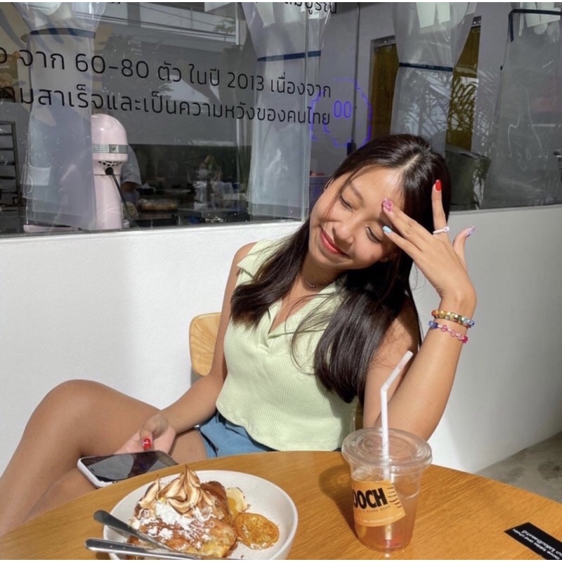 January style เสื้อคอปกสีเขียว