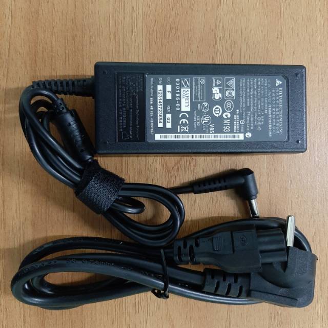 อะแดปเตอร์ fujitsu 19v-3.42a ของแท้ แถมสายไฟ
