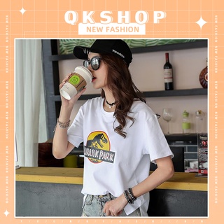 QKshop ✨เสื้อยืดคอกลม สกรีนลายโครงกระดูกไดโนเสาร์ กับตัวอักษรภาษาอังกฤษ สีสันสดใส เนื้อผ้านิ่ม สวมใส่สบาย อย่าพลาดกันนะค