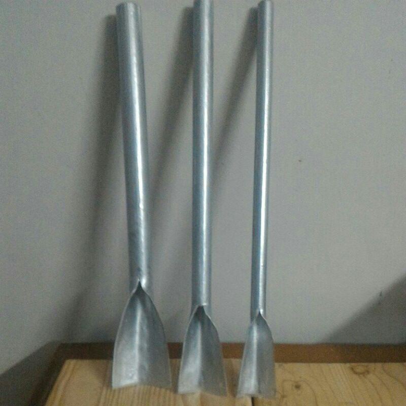 เสียมขุดดิน ขนาดแป๊บ1นิ้วและ6หุนและ1/2นิ้วยาว48ซม.3อัน200บาทงานทักษะ