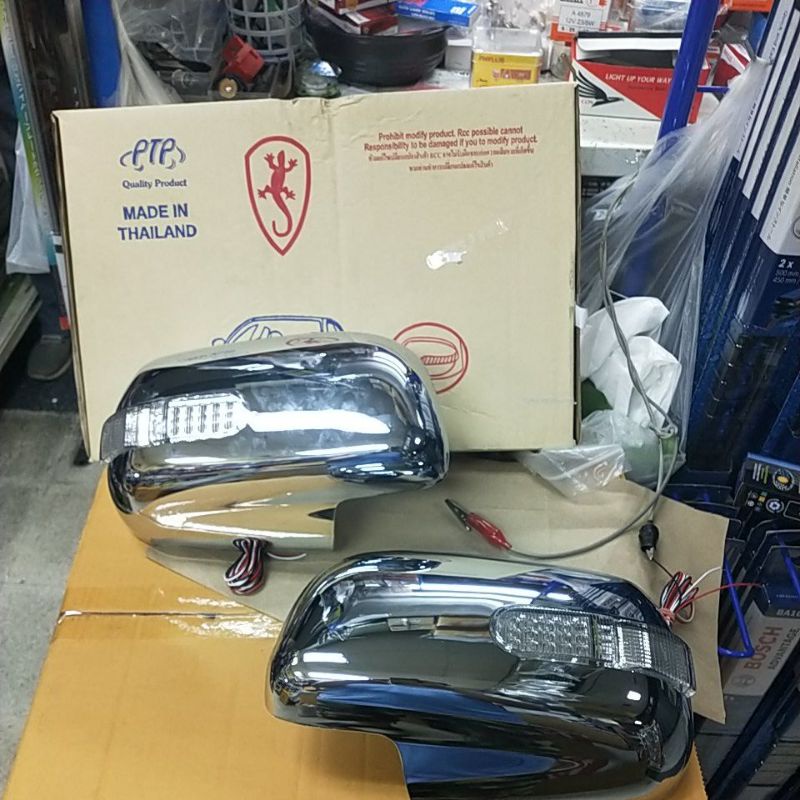 ครอบกระจก Toyota vigo วีโก้ 2006 RCC มีไฟ  ตามแบบ รูปแรก