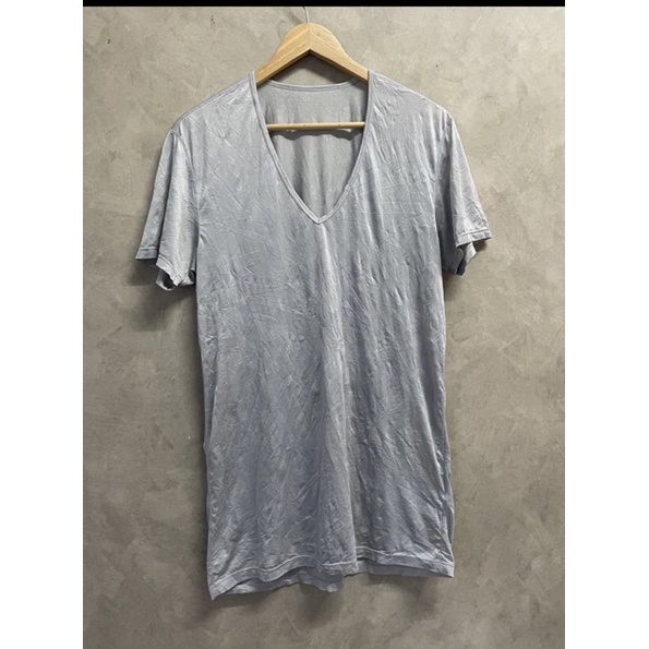 เสื้อคอวี Uniqlo ( Airism )