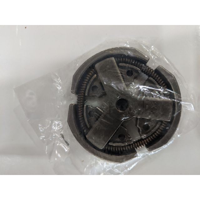 ครัชเลื่อยยนต์ 3800 ผ้าครัช 3800 สำหรับเลื่อยยนต์ รุ่น 3800 (หรือเลื่อยยนต์ 3 แรงม้า)