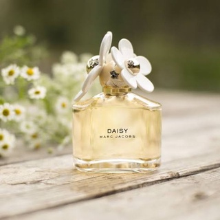 Daisy Eau de Toilette Spray จาก MARC JACOBS