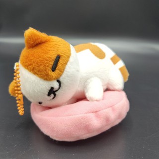 ตุ๊กตา พวงกุญแจ แมวนอนบนเบาะ ป้ายBanpresto งานหายาก น่ารักมากๆ sleepy cat kitten