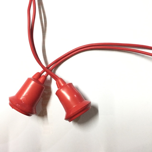 ขั้วหลอดไฟเจ้าที่เกลียวขนาด E12 (หล่อสาย) แบบยางกันน้ำ พร้อมส่งไวทันใจ