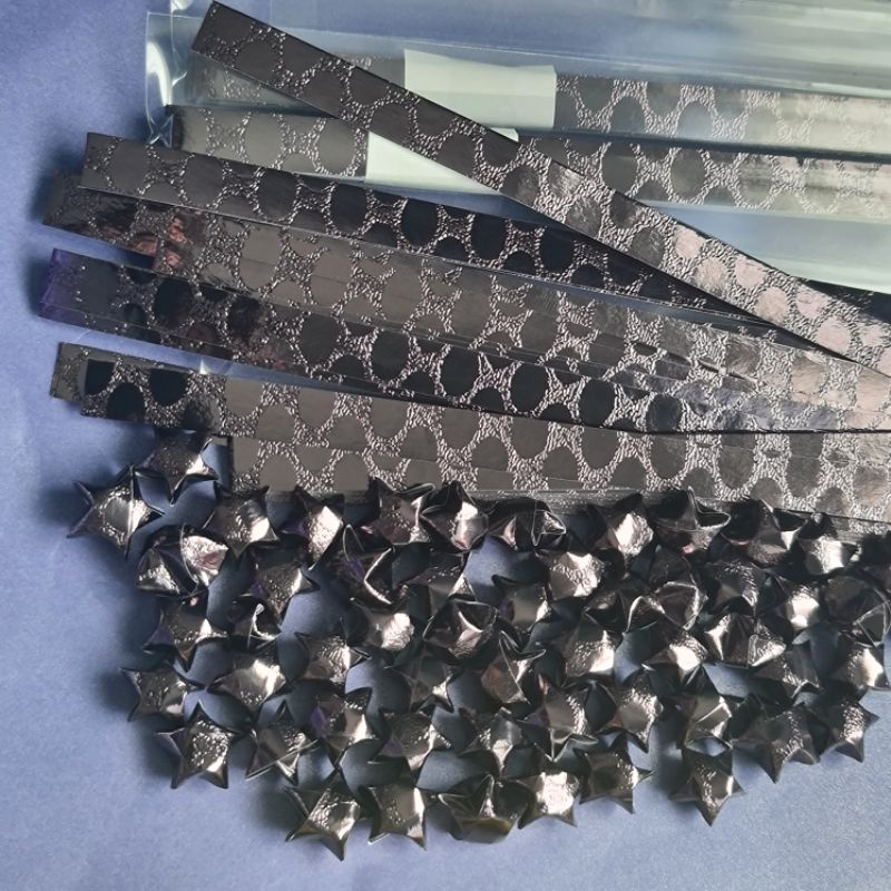 กระดาษพับดาว เงาวาววับจำนวน 50 แผ่น สี SilverGreyRasin Oval