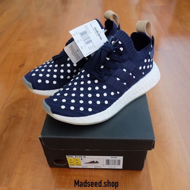 รองเท้าวิ่ง Nmd r2 polka dots