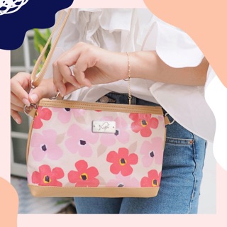 Petite Crossbody กระเป๋าสะพายข้างลายดอกไม้blooming