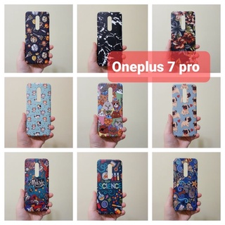 เคสแข็ง Oneplus 7pro เคสไม่คลุมรอบนะคะ เปิดบน เปิดล่าง (ตอนกดสั่งซื้อ จะมีลายให้เลือกก่อนชำระเงินค่ะ)