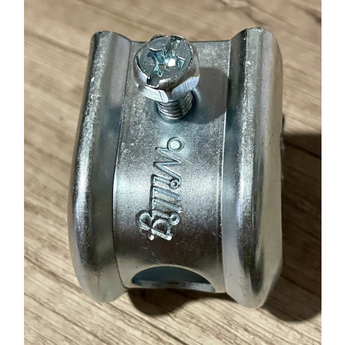 แคล้มฟันจรเข้ Type-1