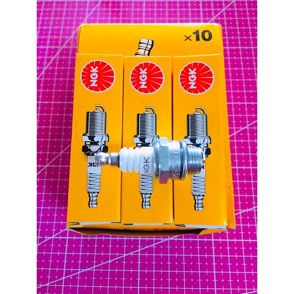 หัวเทียนเครื่องตัดหญ้าสองจังหวะ bm6a ngkแท้100%สำหรับเครื่องตัดหญ้า2จังหวะเลื่อยยนต